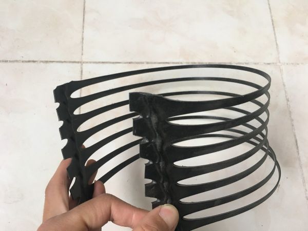 土工格柵使用中的技術(shù)優(yōu)勢